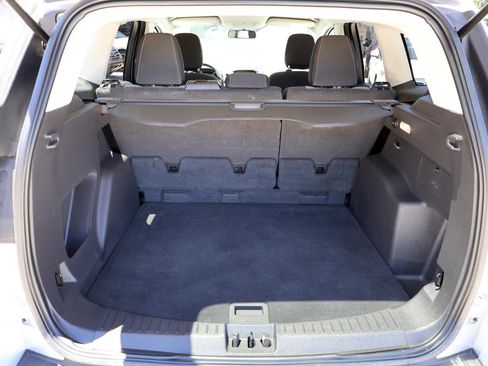 Used 2019 Ford Escape SE FWD image 6