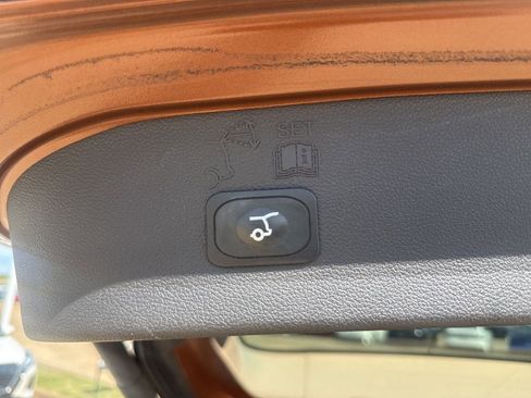 Used 2017 Ford Escape Titanium image 33