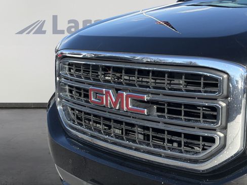 Used 2019 GMC Yukon XL SLT image 11