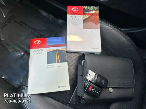Used 2013 Toyota Avalon Limited image 25