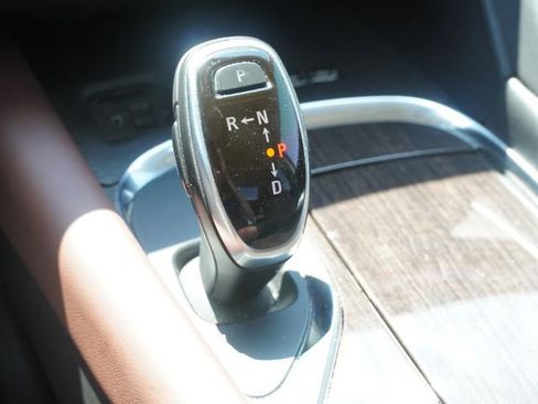 Used 2021 Buick Enclave Avenir w/ Avenir Technology Package FWD image 25
