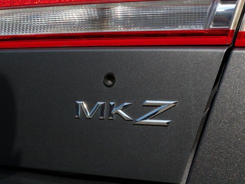 Used 2011 Lincoln MKZ FWD image 13