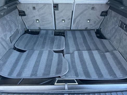 Used 2023 BMW iX xDrive50 w/ Sport Package image 16