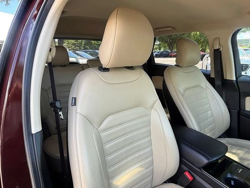 Used 2019 Ford Edge SEL w/ Equipment Group 201A AWD/4WD image 29