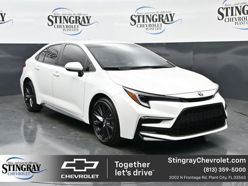 Used 2025 Toyota Corolla SE FWD image 1