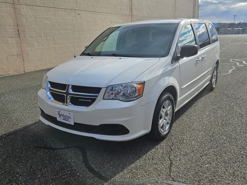 Used 2013 Dodge Grand Caravan SE FWD image 1