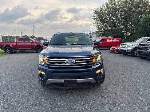 Used 2018 Ford Expedition Max XLT AWD/4WD image 2