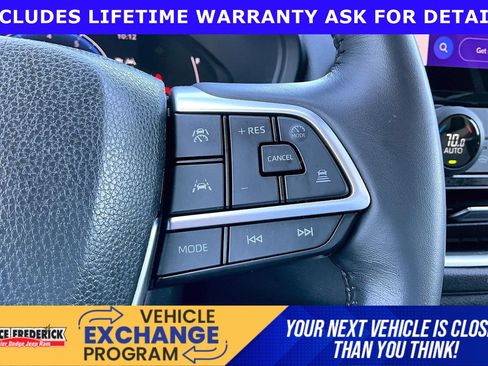 Used 2024 Toyota Grand Highlander AWD image 16