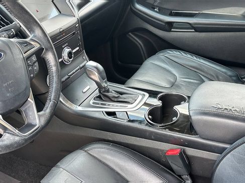 Used 2017 Ford Edge Titanium w/ Technology Package FWD image 17