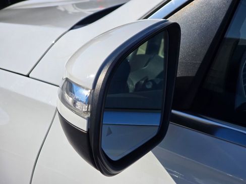 Used 2020 Mercedes-Benz GLE 350 4MATIC w/ Premium Package image 12