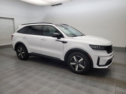 Used 2023 Kia Sorento S w/ Panoramic Sunroof Package FWD image 11