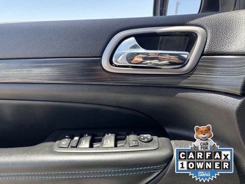 Used 2019 Jeep Grand Cherokee Laredo AWD/4WD image 22