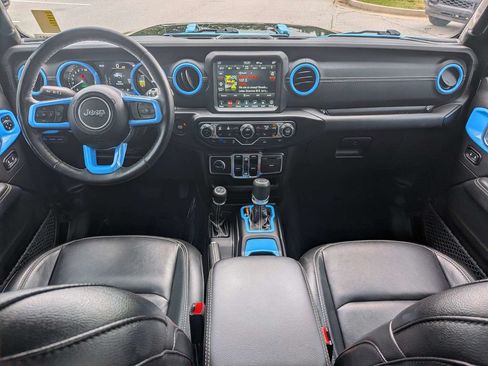 Used 2023 Jeep Wrangler Unlimited Sahara w/ Cold Weather Group AWD/4WD image 14