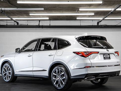 Used 2023 Acura MDX SH-AWD w/ Technology Package image 3
