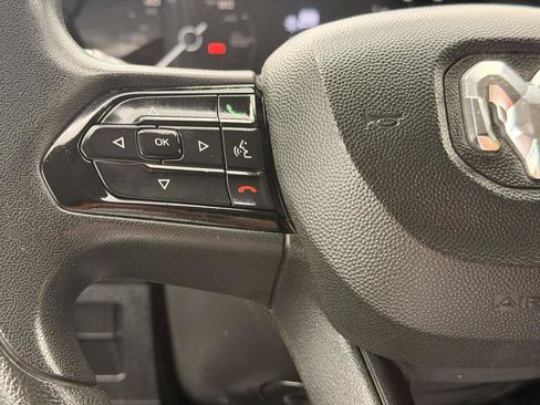 Used 2025 RAM ProMaster 2500 w/ Convenience Group FWD image 17