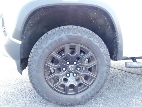 Used 2025 Chevrolet Colorado Trail Boss AWD/4WD image 14