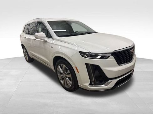 Certified 2022 Cadillac XT6 Premium Luxury w/ Technology Package image 3