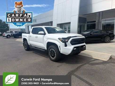 Used 2025 Toyota Tacoma SR5 AWD/4WD image 1