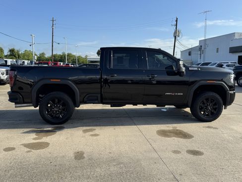 Used 2025 GMC Sierra 2500 AT4 AWD/4WD image 7