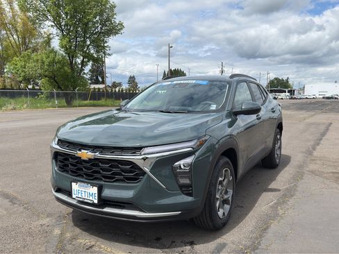 New 2026 Chevrolet Trax LT FWD image 4