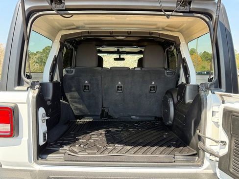 Used 2021 Jeep Wrangler Unlimited Islander image 30