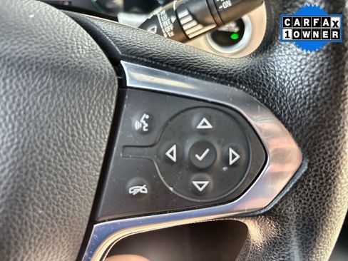 Used 2022 Chevrolet Traverse LS image 26