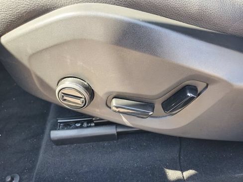 Certified 2025 Volvo XC60 B5 Core AWD/4WD image 15