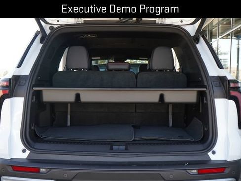 Used 2026 Chevrolet Traverse Z71 w/ Enhanced Driving Package AWD/4WD image 7