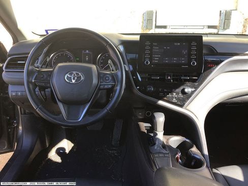 Used 2022 Toyota Camry SE w/ Convenience Package image 9