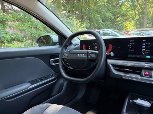 Used 2025 Kia K4 FWD image 33
