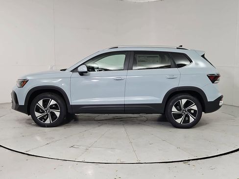New 2026 Volkswagen Taos SE AWD/4WD image 3