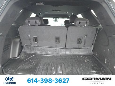 Used 2023 Chevrolet Traverse LT FWD image 21