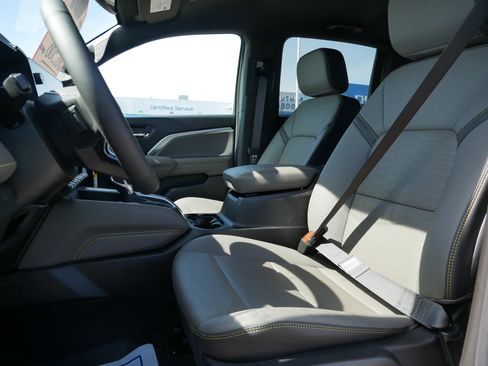 New 2025 Chevrolet Colorado ZR2 w/ Off-Road Front Bumper Package AWD/4WD image 4