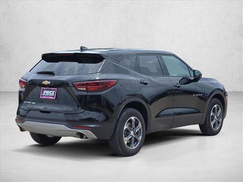 Used 2025 Chevrolet Blazer LT AWD/4WD image 5