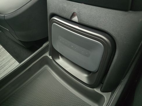 Used 2024 Rivian R1S Adventure Dual AWD/4WD image 33