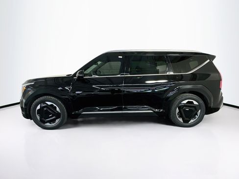 Used 2024 Kia EV9 Land AWD/4WD image 4