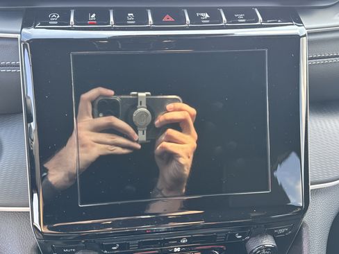 New 2025 Jeep Grand Cherokee Laredo X image 17