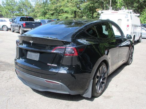 Used 2022 Tesla Model Y Performance AWD/4WD image 5