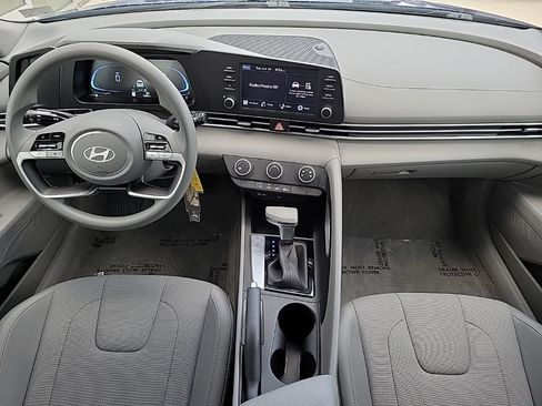 Used 2024 Hyundai Elantra SE FWD image 19
