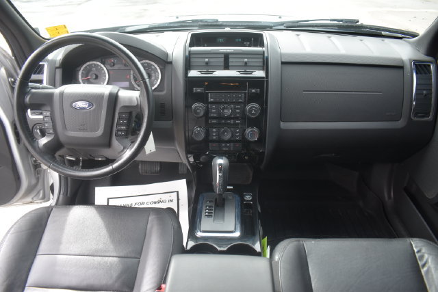 Used 2010 Ford Escape Limited AWD/4WD image 18