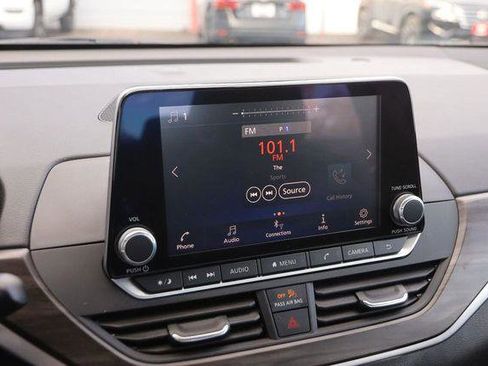 Used 2025 Nissan Altima 2.5 SV image 16