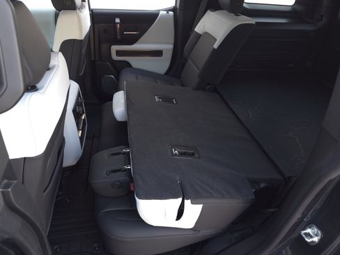 Used 2025 GMC Hummer EV 3X image 40