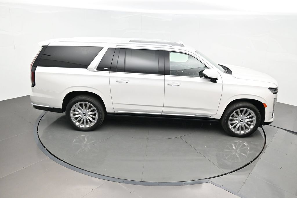 Used 2022 Cadillac Escalade ESV Premium Luxury w/ Performance Package AWD/4WD image 48