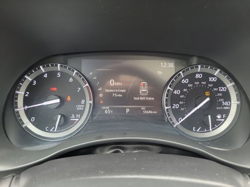 Used 2021 Toyota Highlander XLE image 27