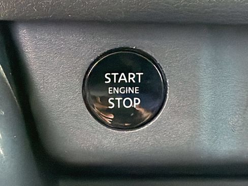 Used 2024 Nissan Rogue SV w/ SV Premium Package FWD image 16