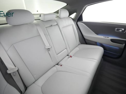 Used 2025 Hyundai Ioniq 6 SEL RWD image 5