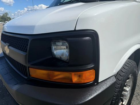 Used 2016 Chevrolet Express 2500 image 11