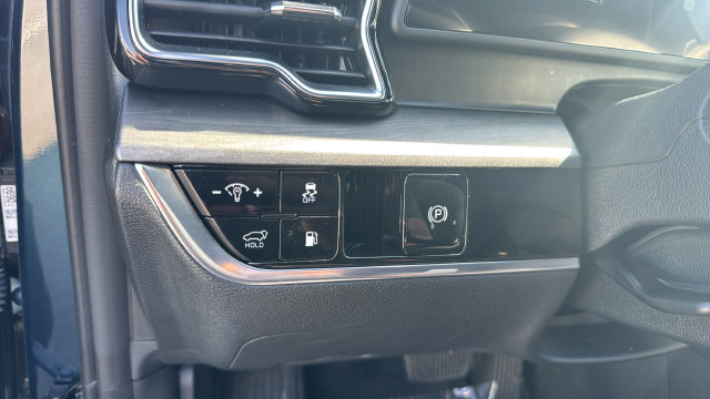 Certified 2025 Kia Sportage X-Line AWD/4WD image 32