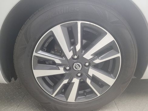 Used 2021 Nissan Versa SV FWD image 31