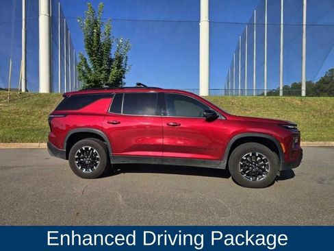 Used 2024 Chevrolet Traverse Z71 w/ Enhanced Driving Package AWD/4WD image 4